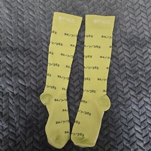 New Figs Compression Socks  24/7 365 Print "Ready When You Are" Size M